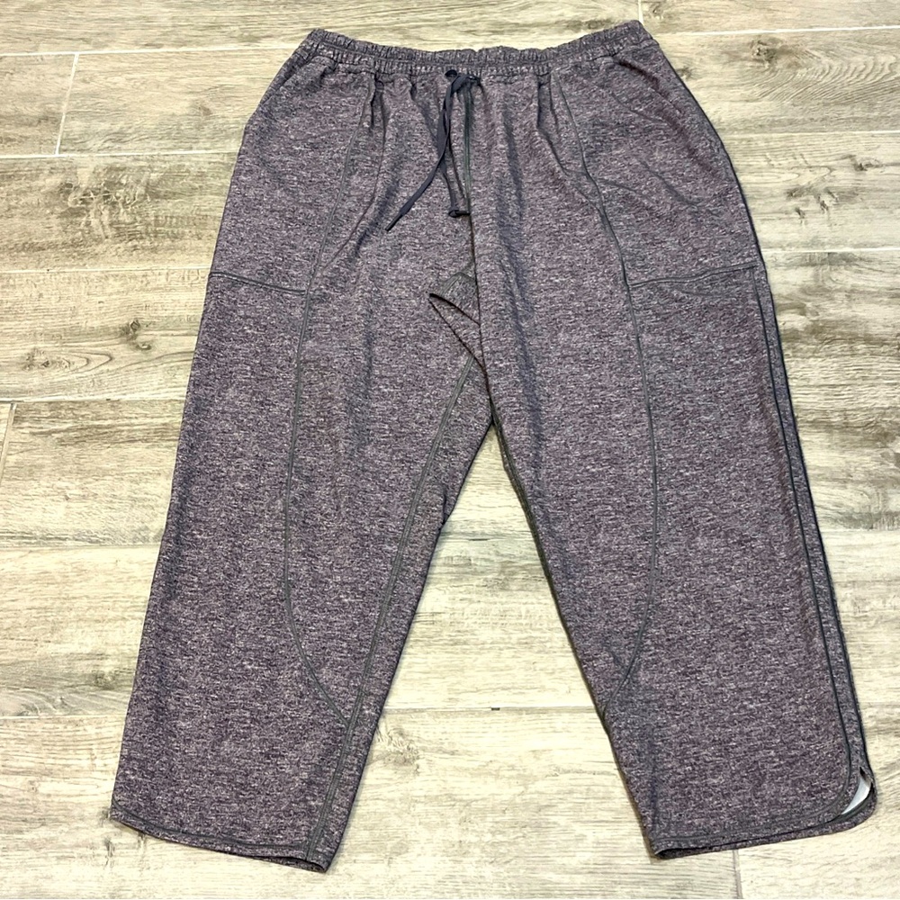 Lululemon Women’s Heather Gray Final Play Crop Pant‎ Size 10 Stretch Thin LW6APS